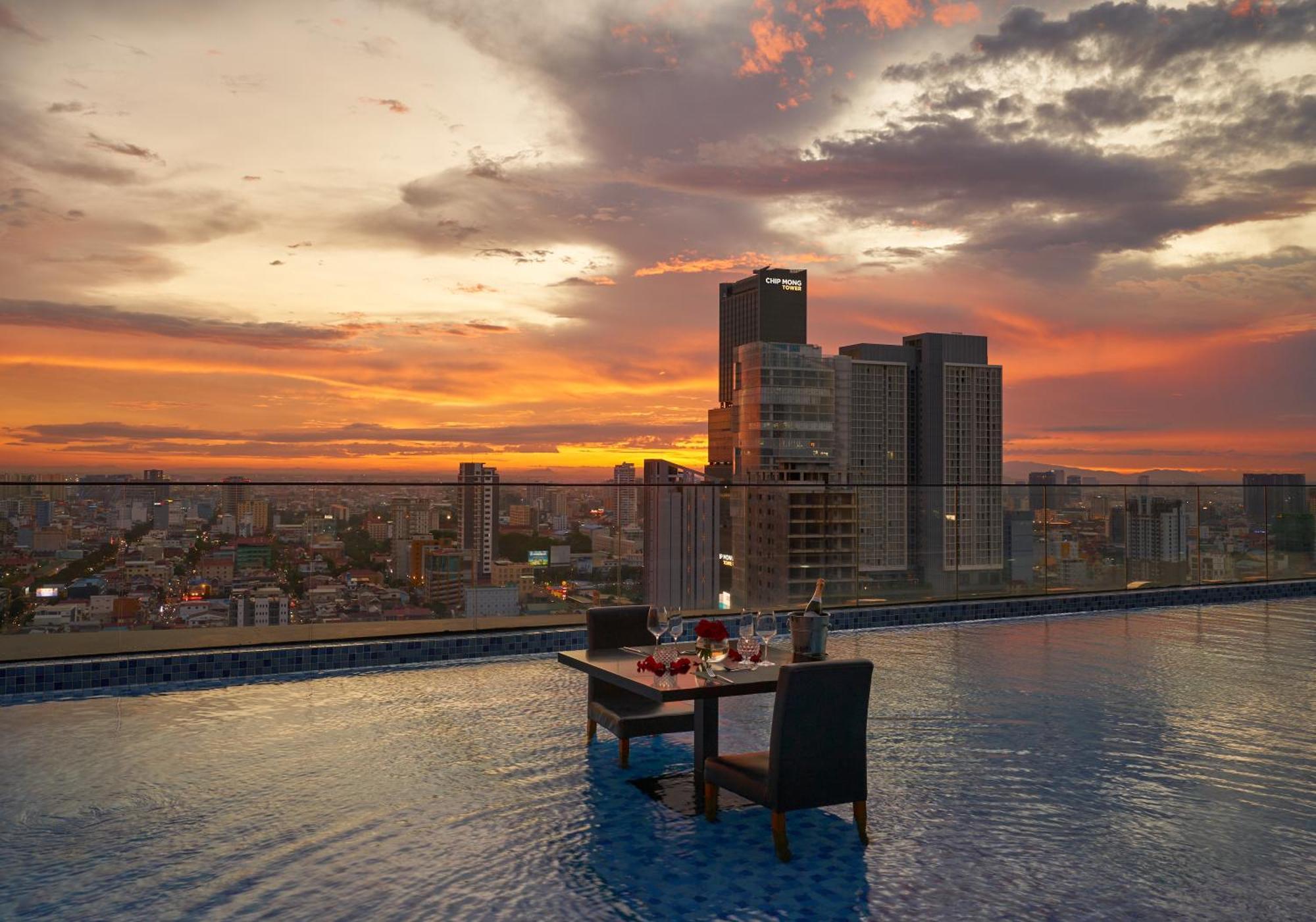 ไลวี อิงค์ โฮเต็ล แอนด์ เรสซิเดนซ์ Hotel พนมเปญ ภายนอก รูปภาพ