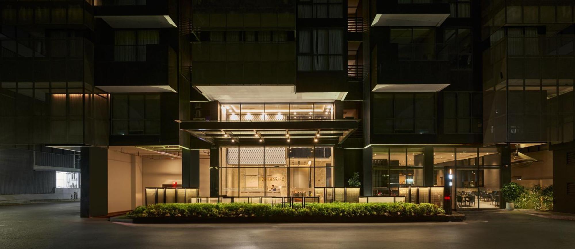 ไลวี อิงค์ โฮเต็ล แอนด์ เรสซิเดนซ์ Hotel พนมเปญ ภายนอก รูปภาพ