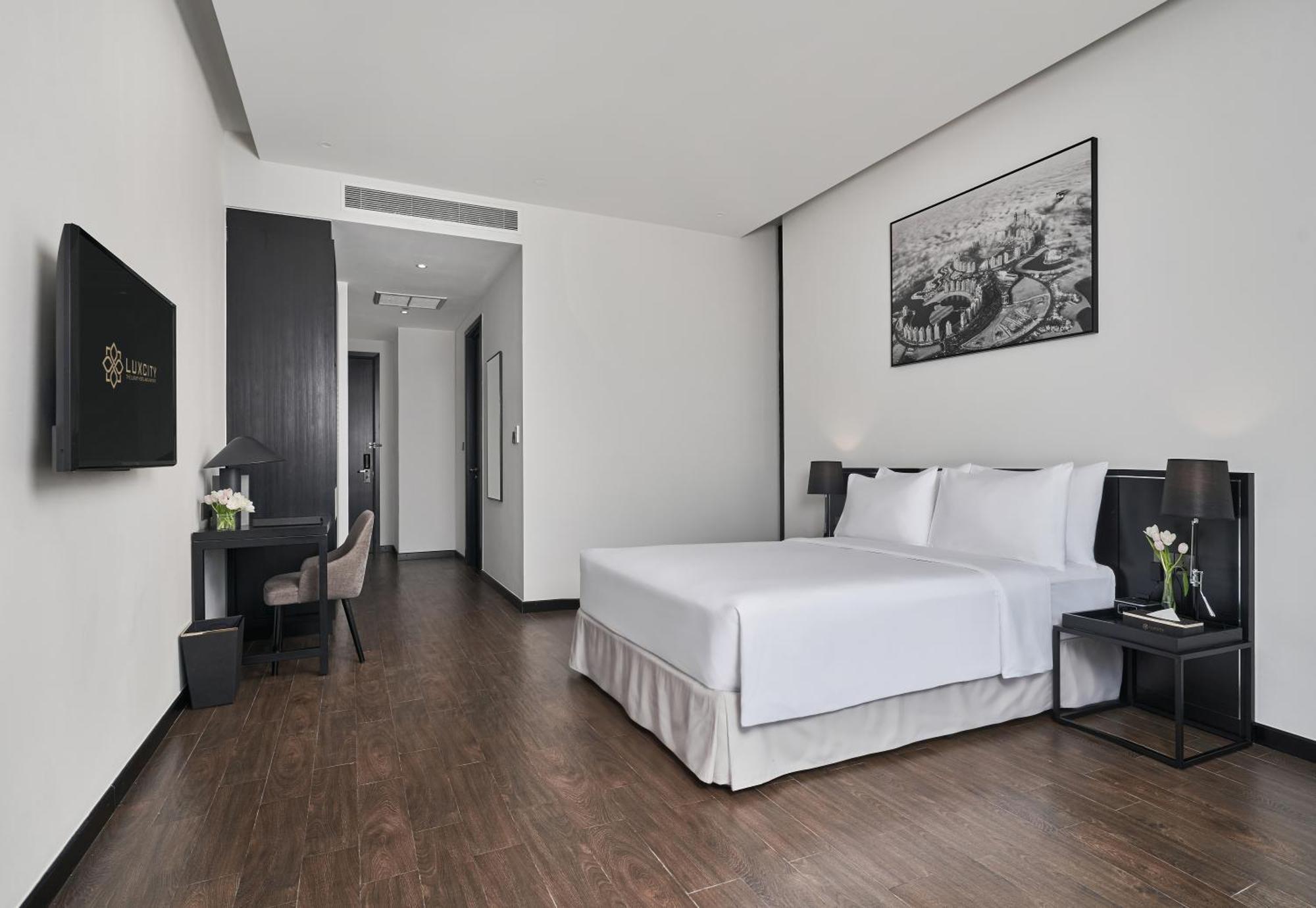 ไลวี อิงค์ โฮเต็ล แอนด์ เรสซิเดนซ์ Hotel พนมเปญ ภายนอก รูปภาพ